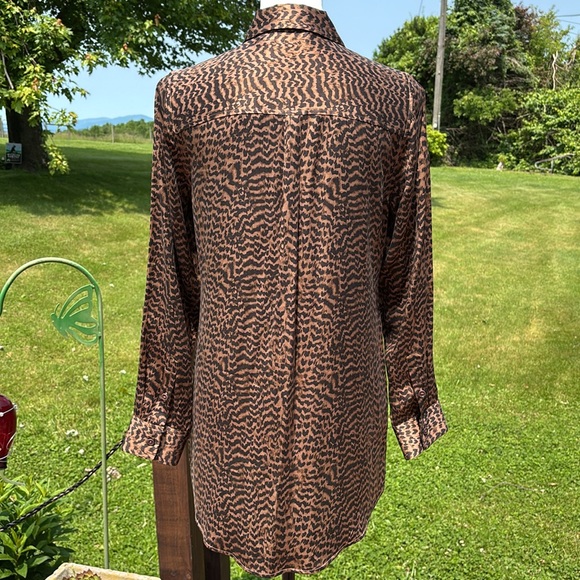 Soft Surroundings Silk 💯 Animal Print Brown Button Blouse Women Size XS - Picture 6 of 12